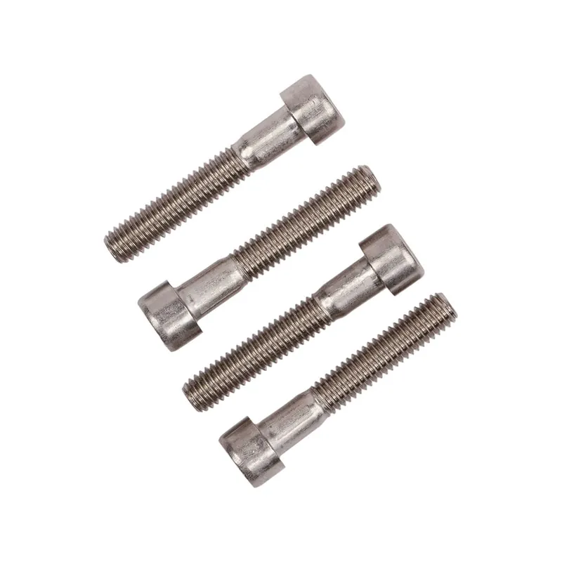 Juego de 4 tornillos de montaje directo BURGTEC M6x35mm