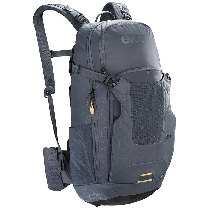 Mochila EVOC NEO 16L con protección dorsal Negro