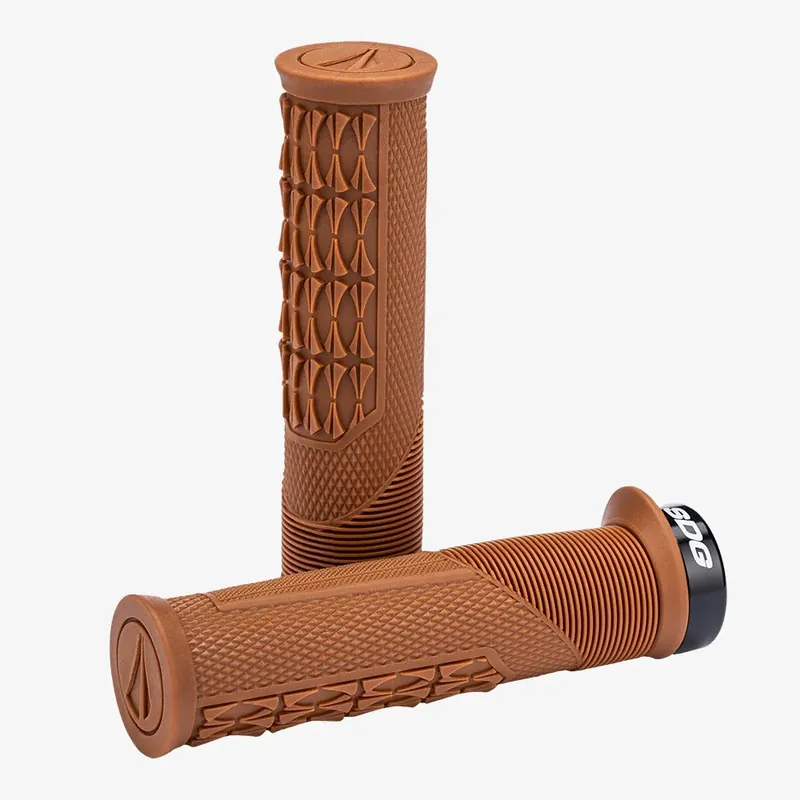 SDG OPEN CORE THRICE puños 136 mm Marrón