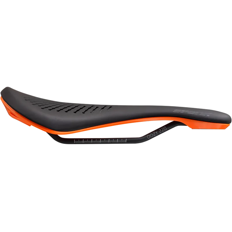 SPANK OOZY 220 Sillín 144mm CrN/Ti Rails Naranja