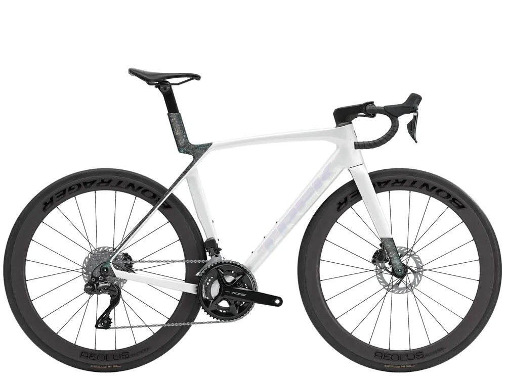 Trek Madone SL 6 Gen 8 2026 Gloss Crystal White/Matte Deep Smoke