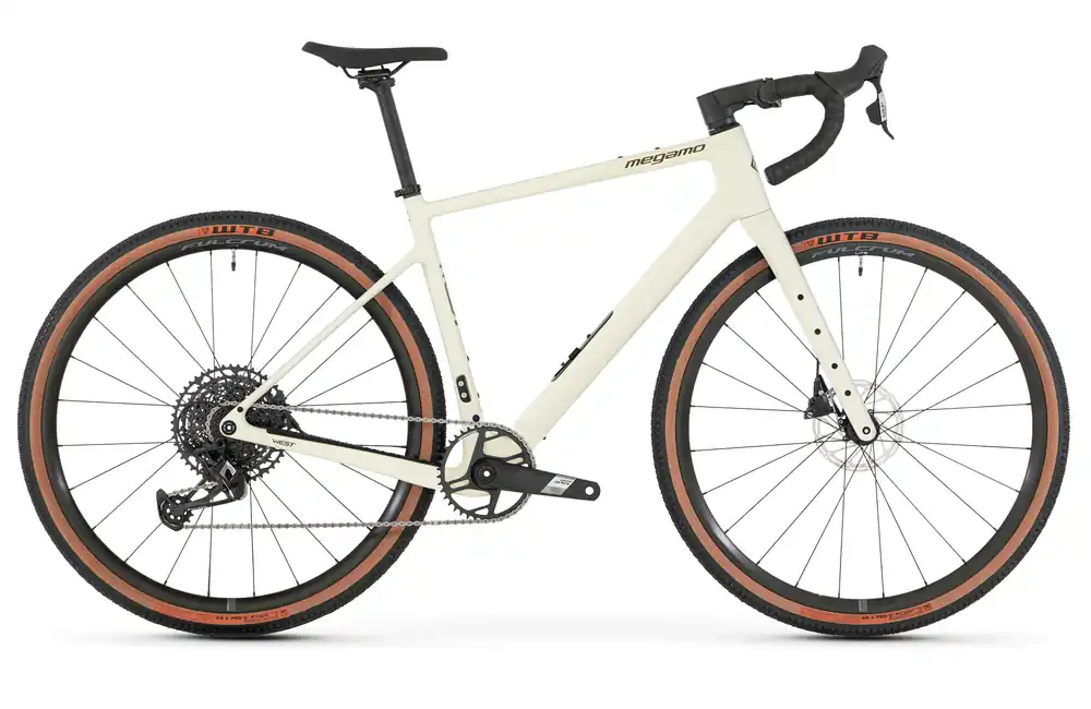 Megamo West 10 2026 Sand