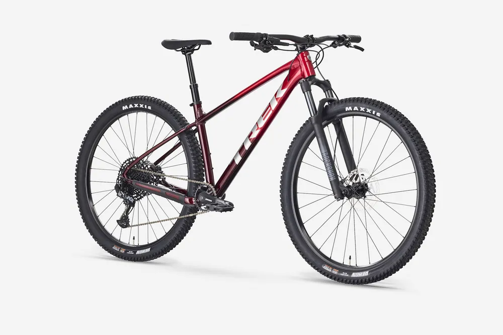 Trek Marlin 7 Gen 3 2026 Fury Red/Lithium Grey Fade