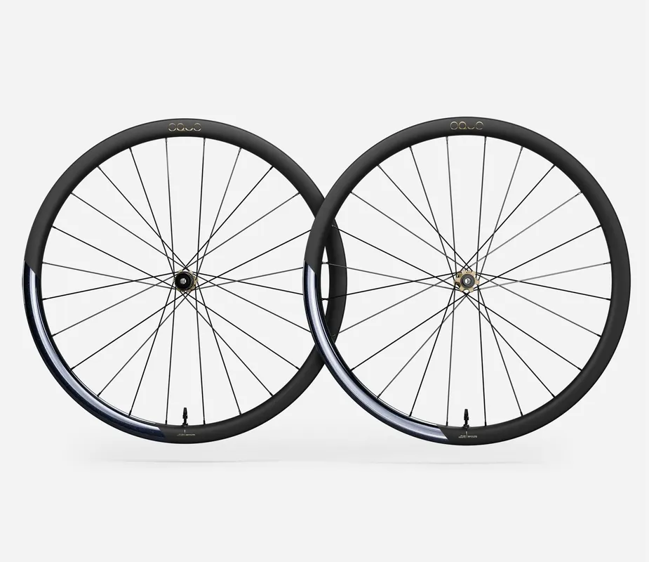Oquo Juego Ruedas Gravel RP35LTD Shimano HG Noctiluca