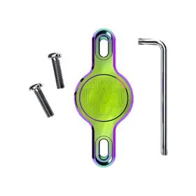Soporte Muc-Off Secure Tag V2 Localizador Apple Airtag Portabidón Arcoiris