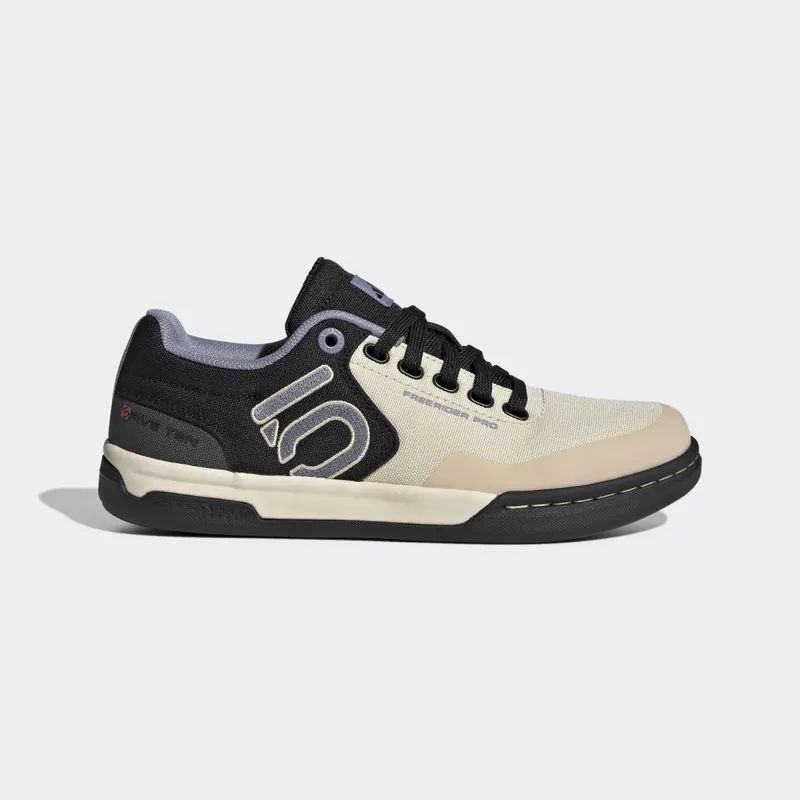 Zapatillas Five Ten Freerider Pro Mujer pedal plataforma crema